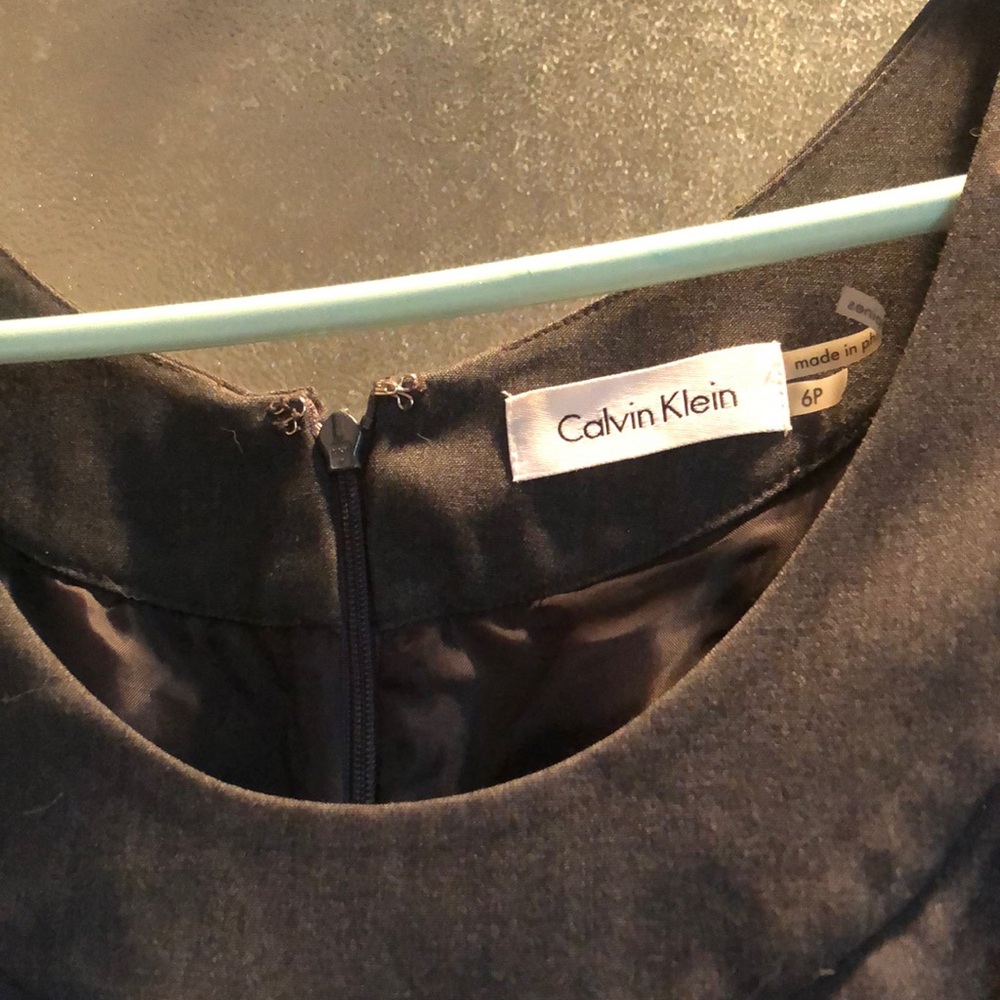 Calvin Klein gray sleeveless size 6p dress.